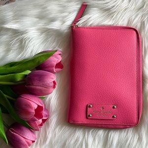 🔴SOLD🔴 🌸Kate Spade ♠️ Wellesley organizer🌸